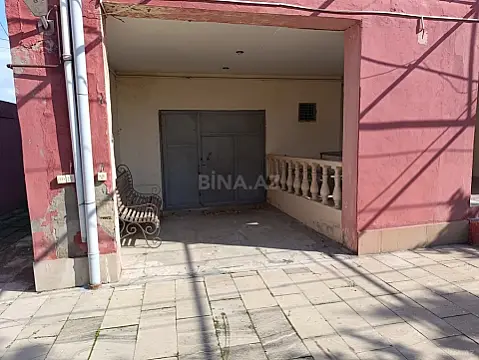 Satılır 6 otaqlı həyət evi 250 m²