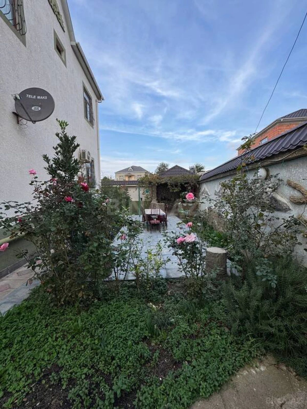 Satılır 5 otaqlı həyət evi 200 m²