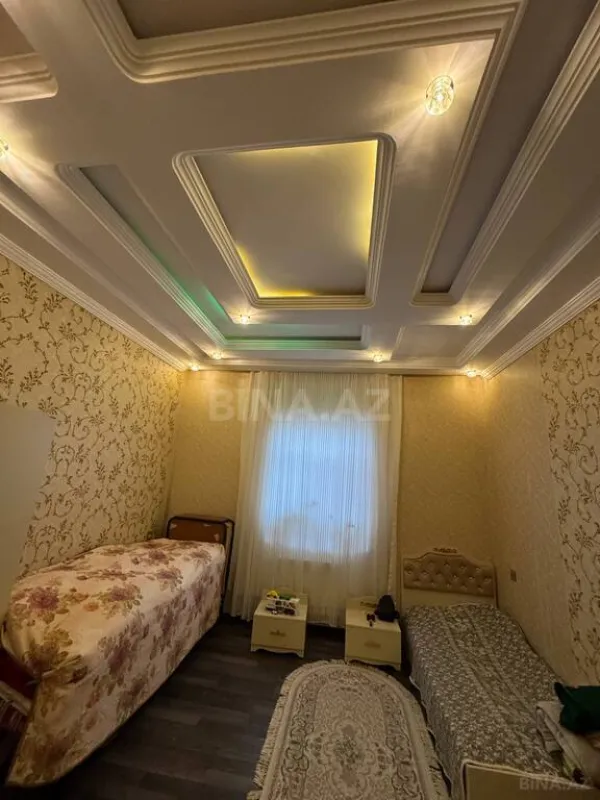 Satılır 5 otaqlı həyət evi 200 m²