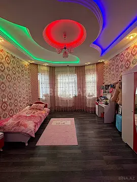 Satılır 5 otaqlı həyət evi 200 m²