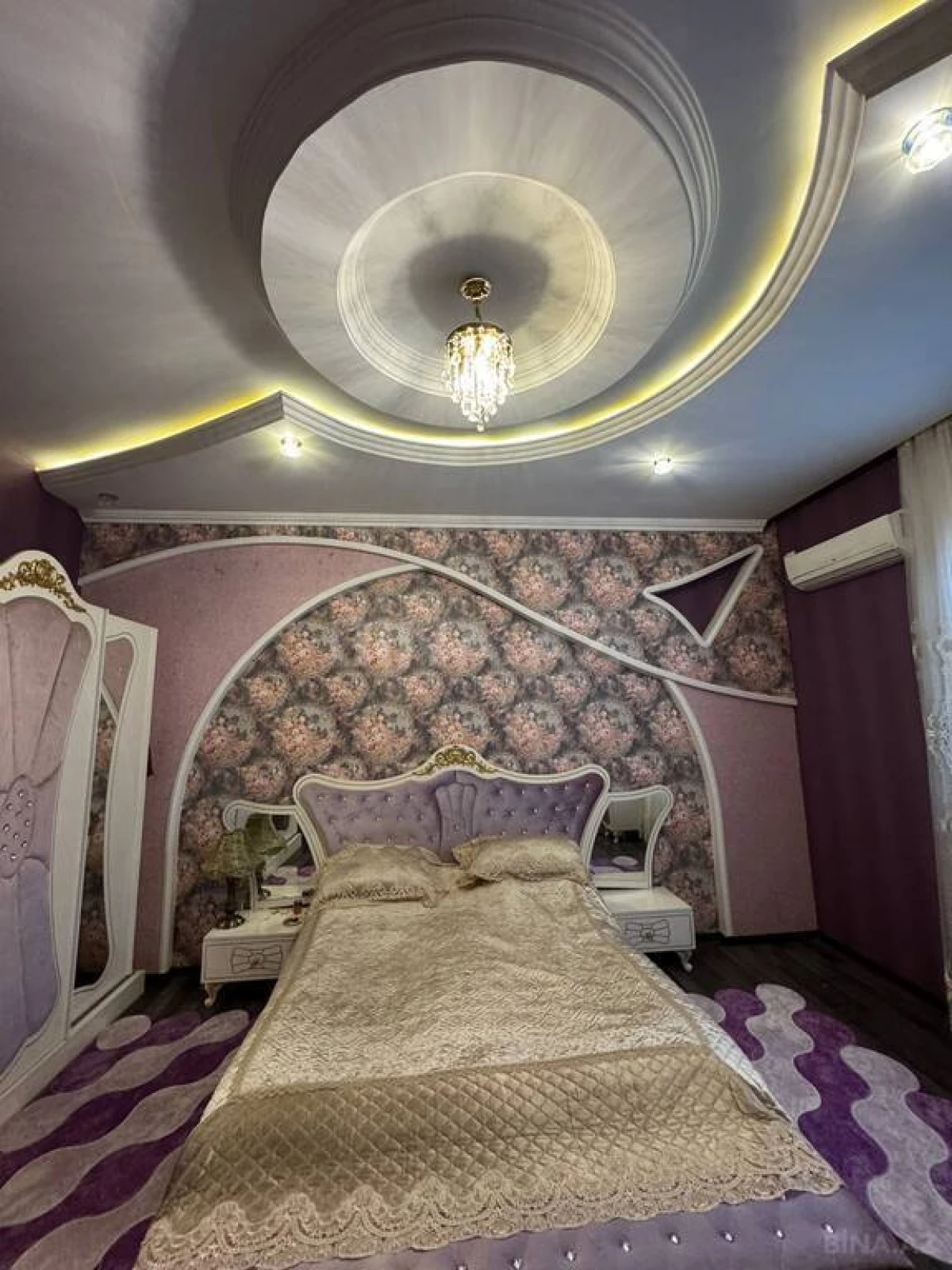 Satılır 5 otaqlı həyət evi 200 m²