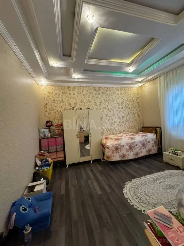 Satılır 5 otaqlı həyət evi 200 m²