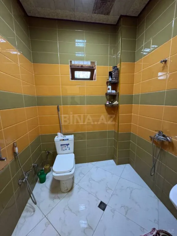 Satılır 5 otaqlı həyət evi 200 m²