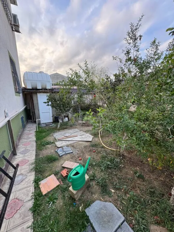 Satılır 5 otaqlı həyət evi 200 m²