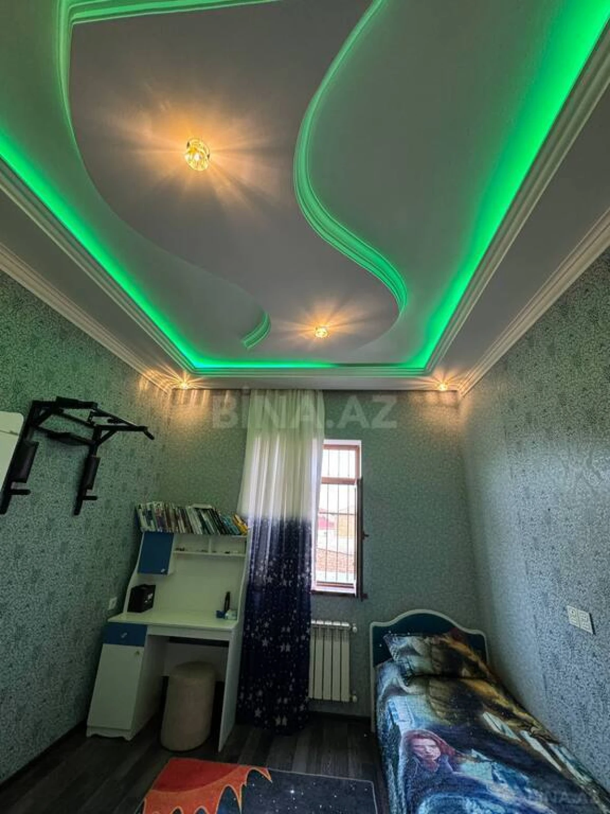 Satılır 5 otaqlı həyət evi 200 m²