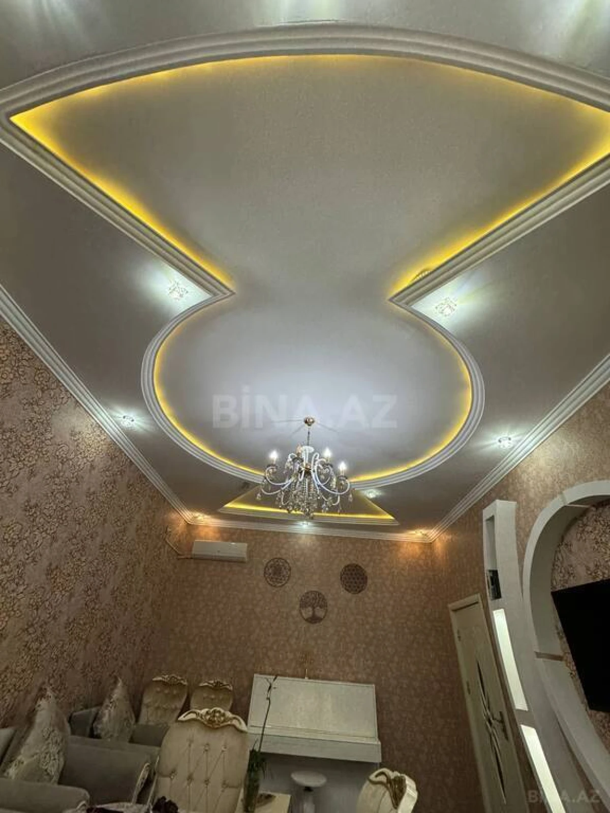 Satılır 5 otaqlı həyət evi 200 m²