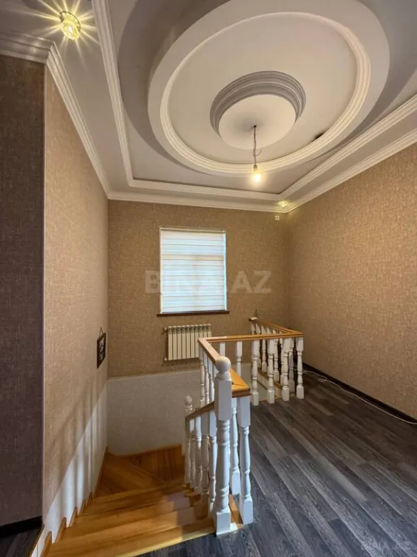 Satılır 5 otaqlı həyət evi 200 m²