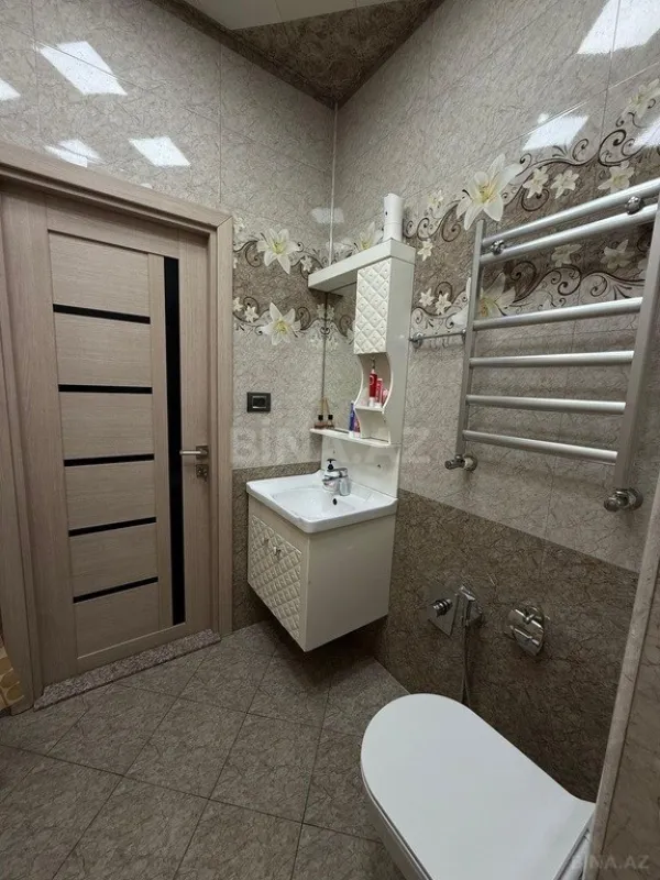 Satılır 3 otaqlı mənzil 82 m²