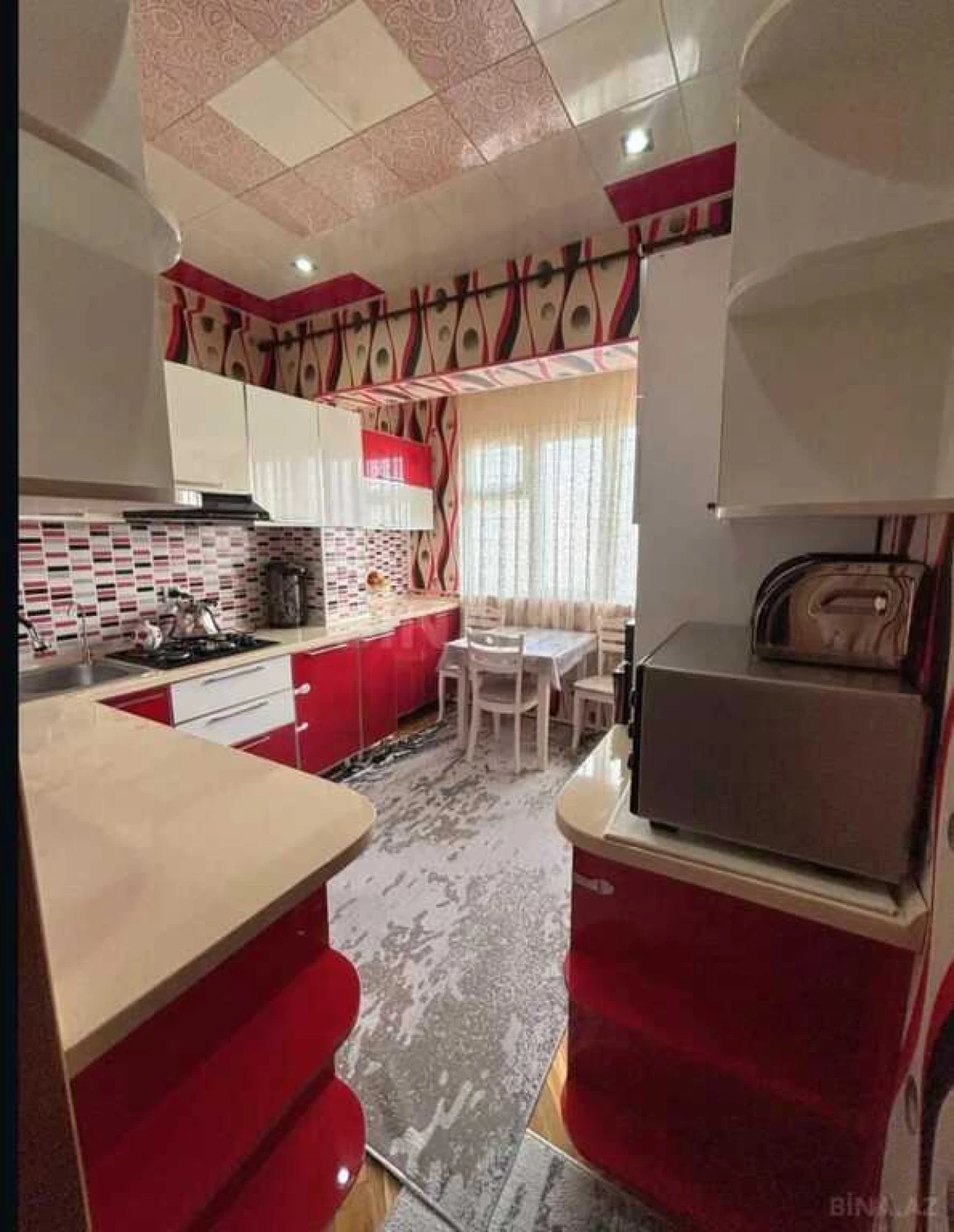 Satılır 4 otaqlı mənzil 110 m²