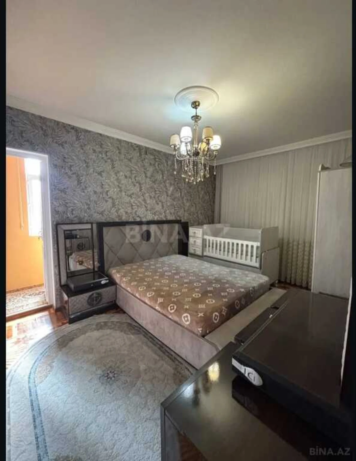 Satılır 4 otaqlı mənzil 110 m²