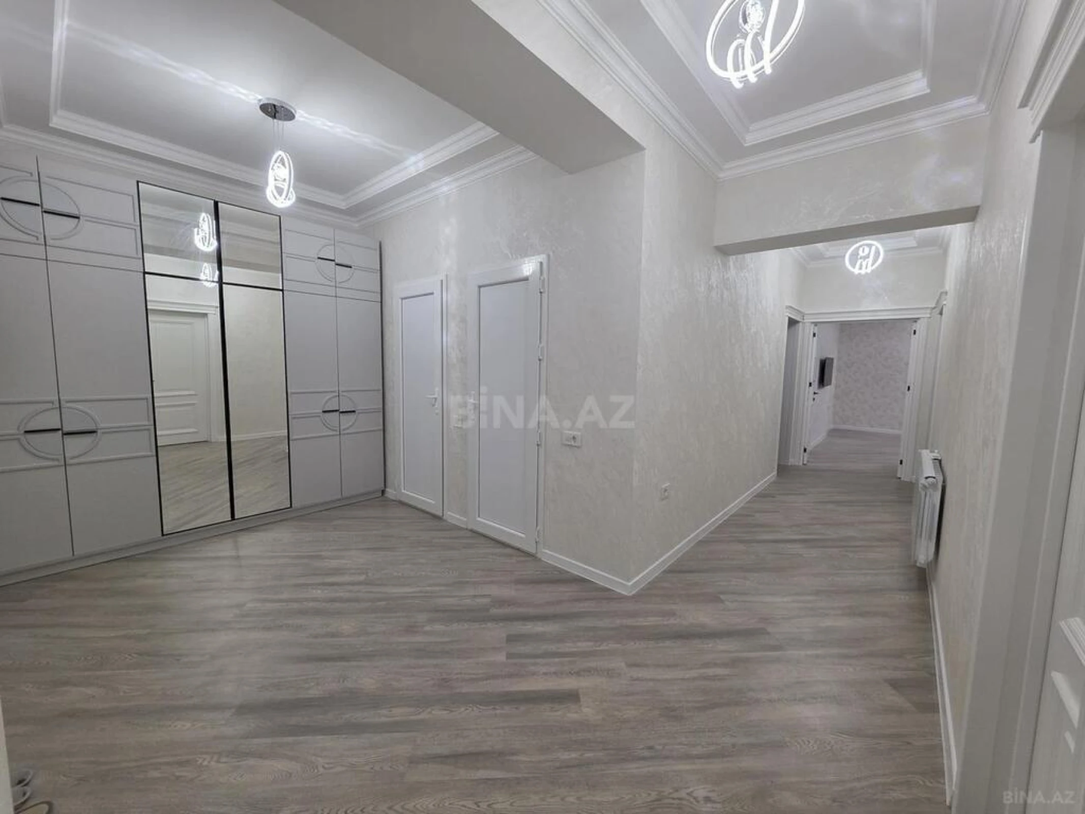 Kirayə verilir 3 otaqlı mənzil 140 m²