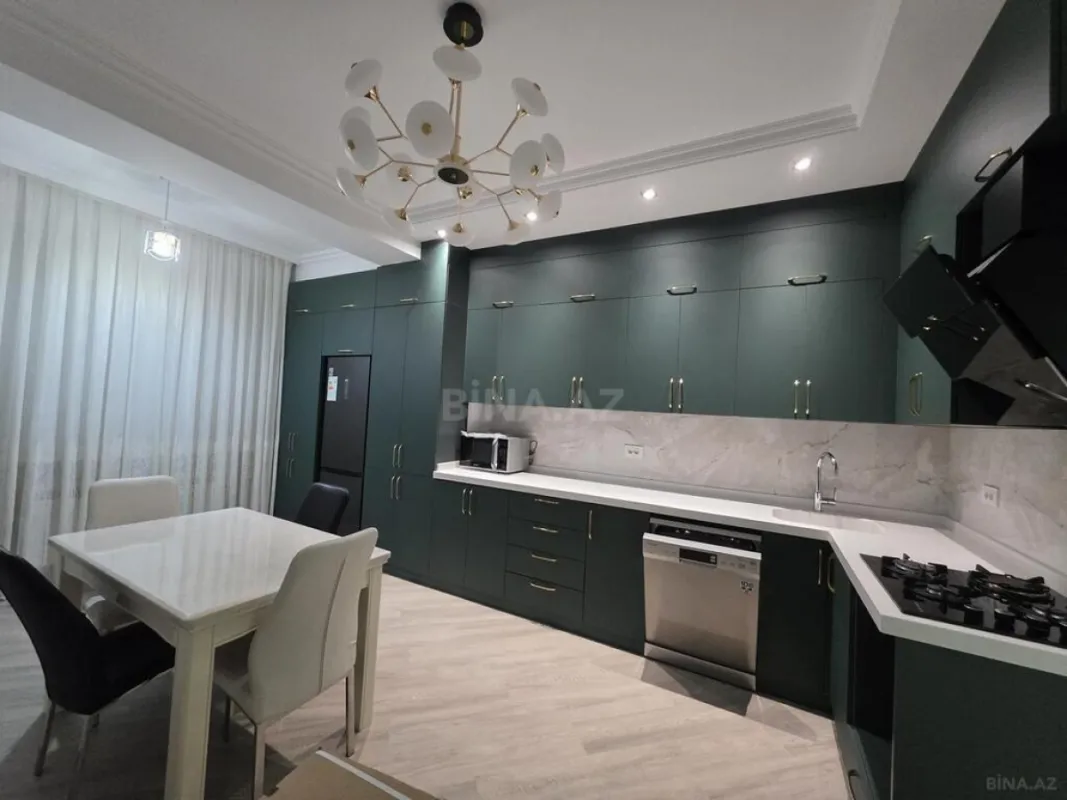 Kirayə verilir 3 otaqlı mənzil 140 m²