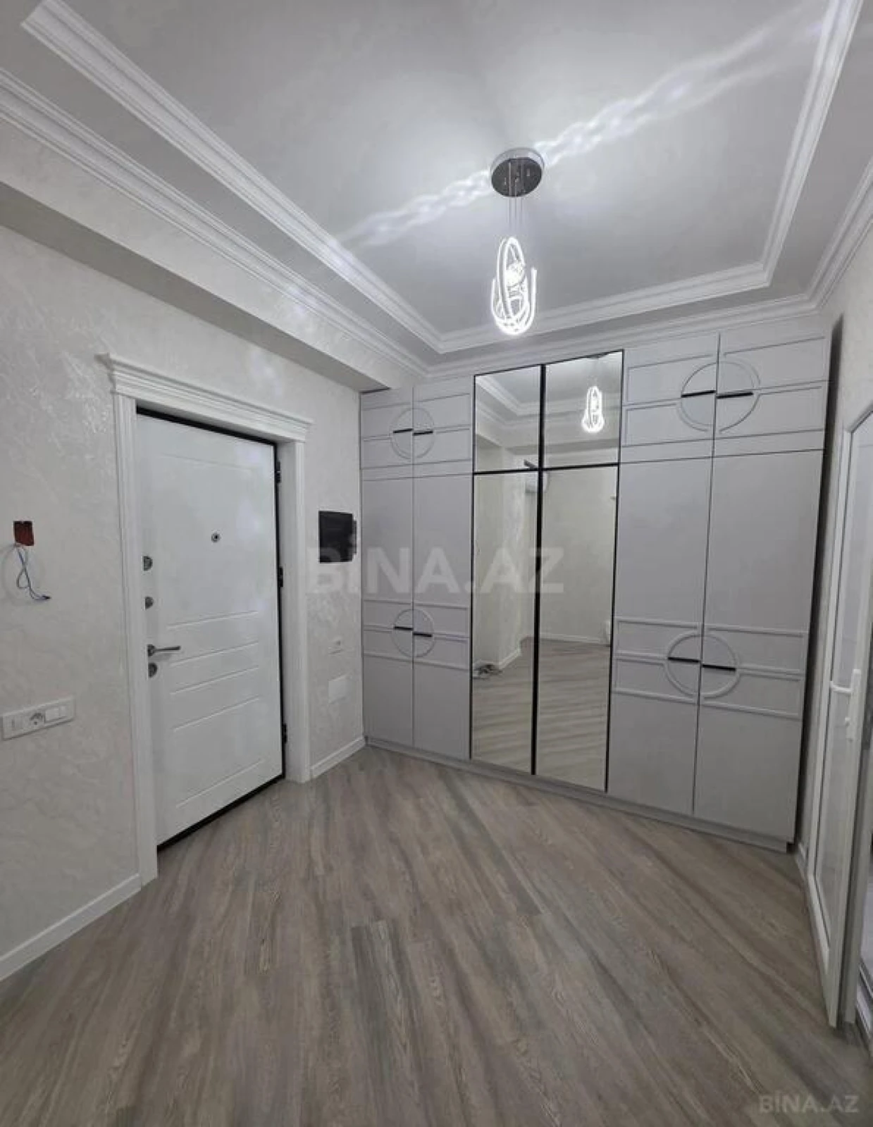 Kirayə verilir 3 otaqlı mənzil 140 m²