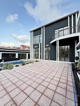 Satılır 5 otaqlı həyət evi 220 m²