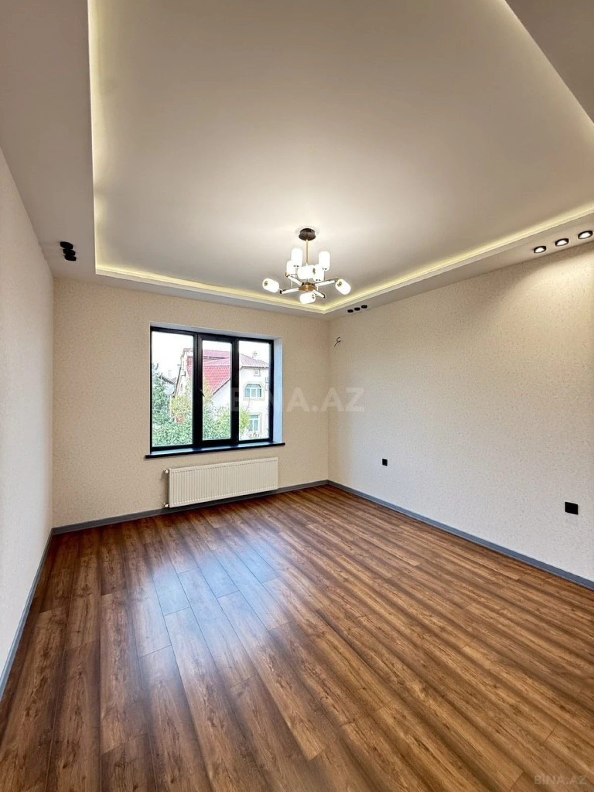 Satılır 5 otaqlı həyət evi 220 m²