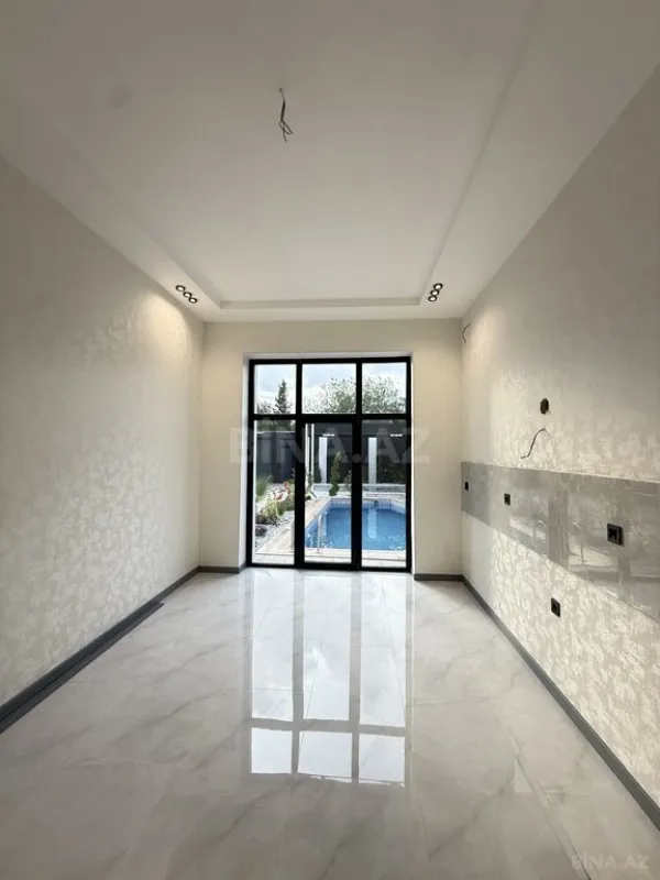 Satılır 5 otaqlı həyət evi 220 m²