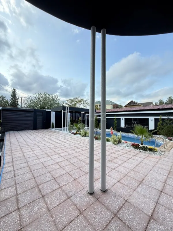 Satılır 5 otaqlı həyət evi 220 m²