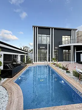 Satılır 5 otaqlı həyət evi 220 m²