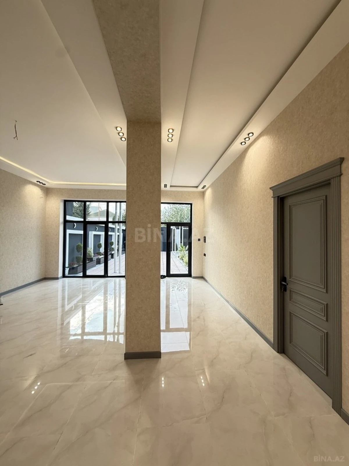 Satılır 5 otaqlı həyət evi 220 m²