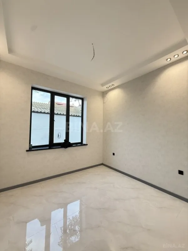 Satılır 5 otaqlı həyət evi 220 m²