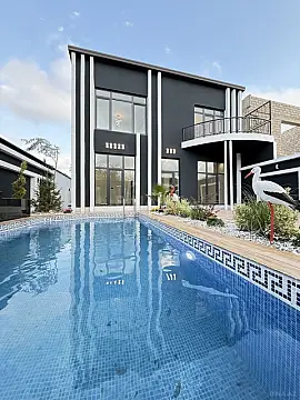 Satılır 5 otaqlı həyət evi 220 m²