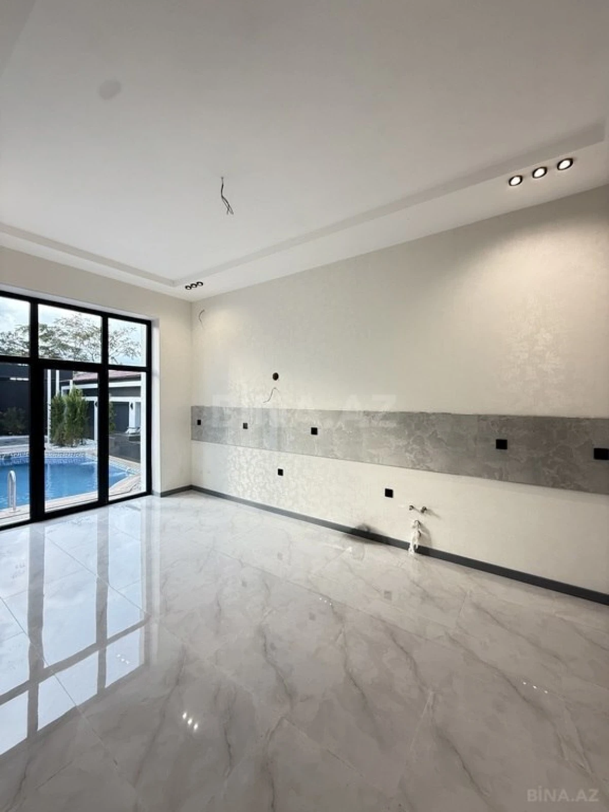 Satılır 5 otaqlı həyət evi 220 m²