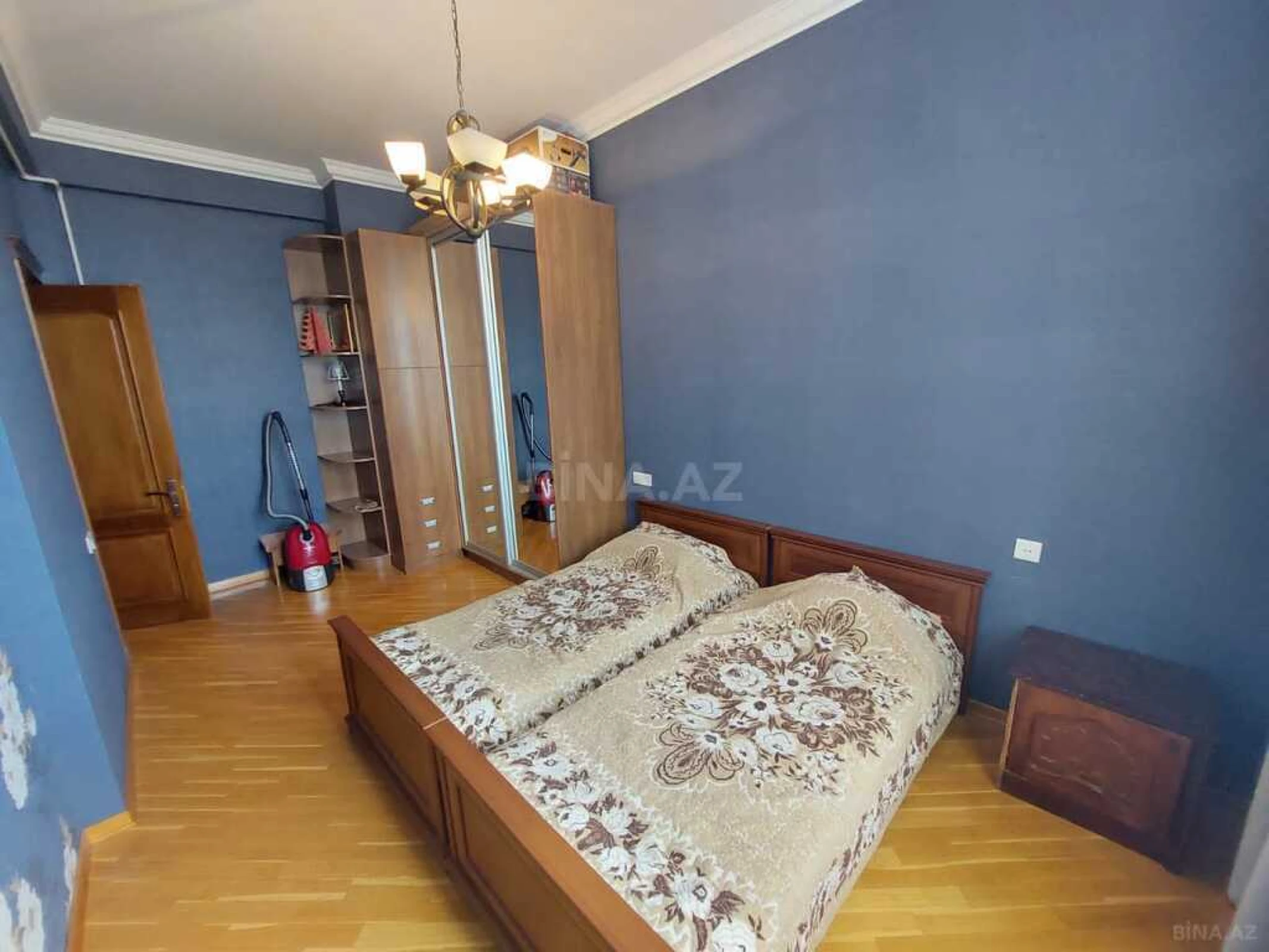 Satılır 3 otaqlı mənzil 107 m²
