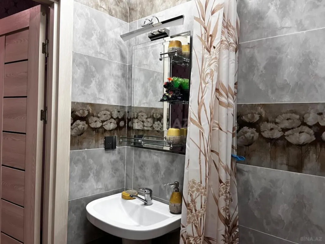 Kirayə verilir 2 otaqlı mənzil 85 m²