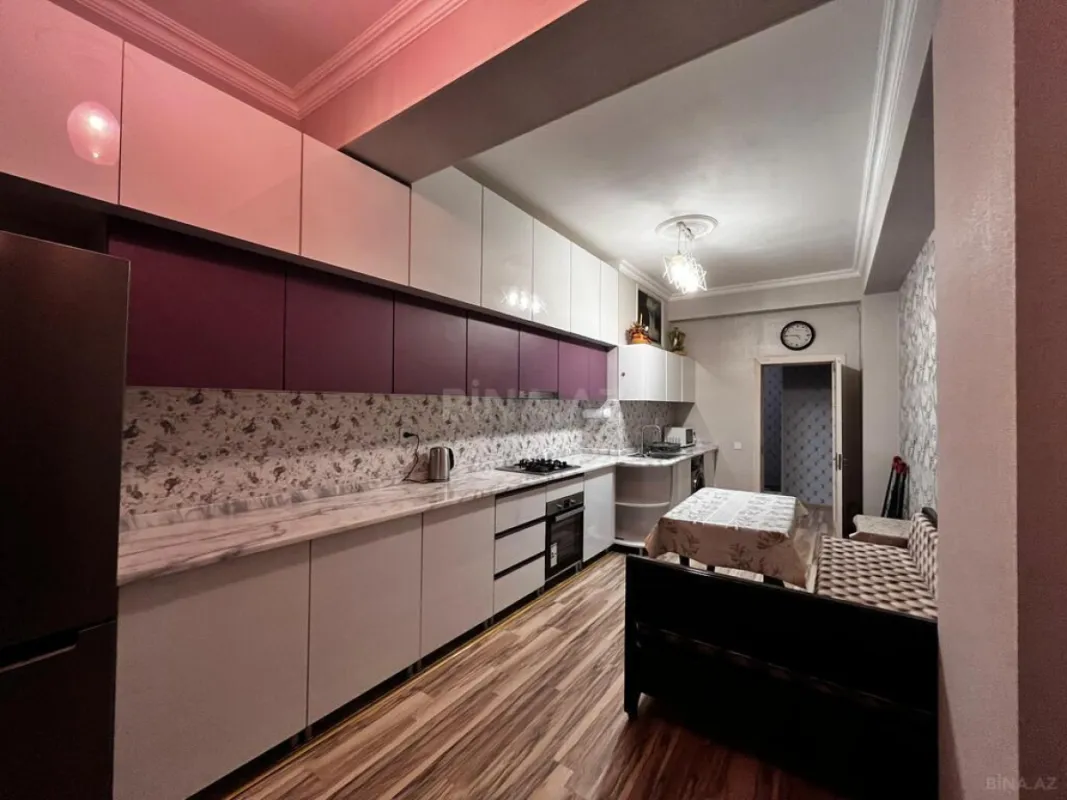 Kirayə verilir 2 otaqlı mənzil 85 m²