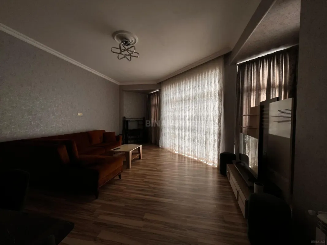Kirayə verilir 2 otaqlı mənzil 85 m²