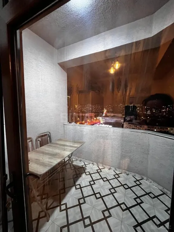 Kirayə verilir 2 otaqlı mənzil 85 m²