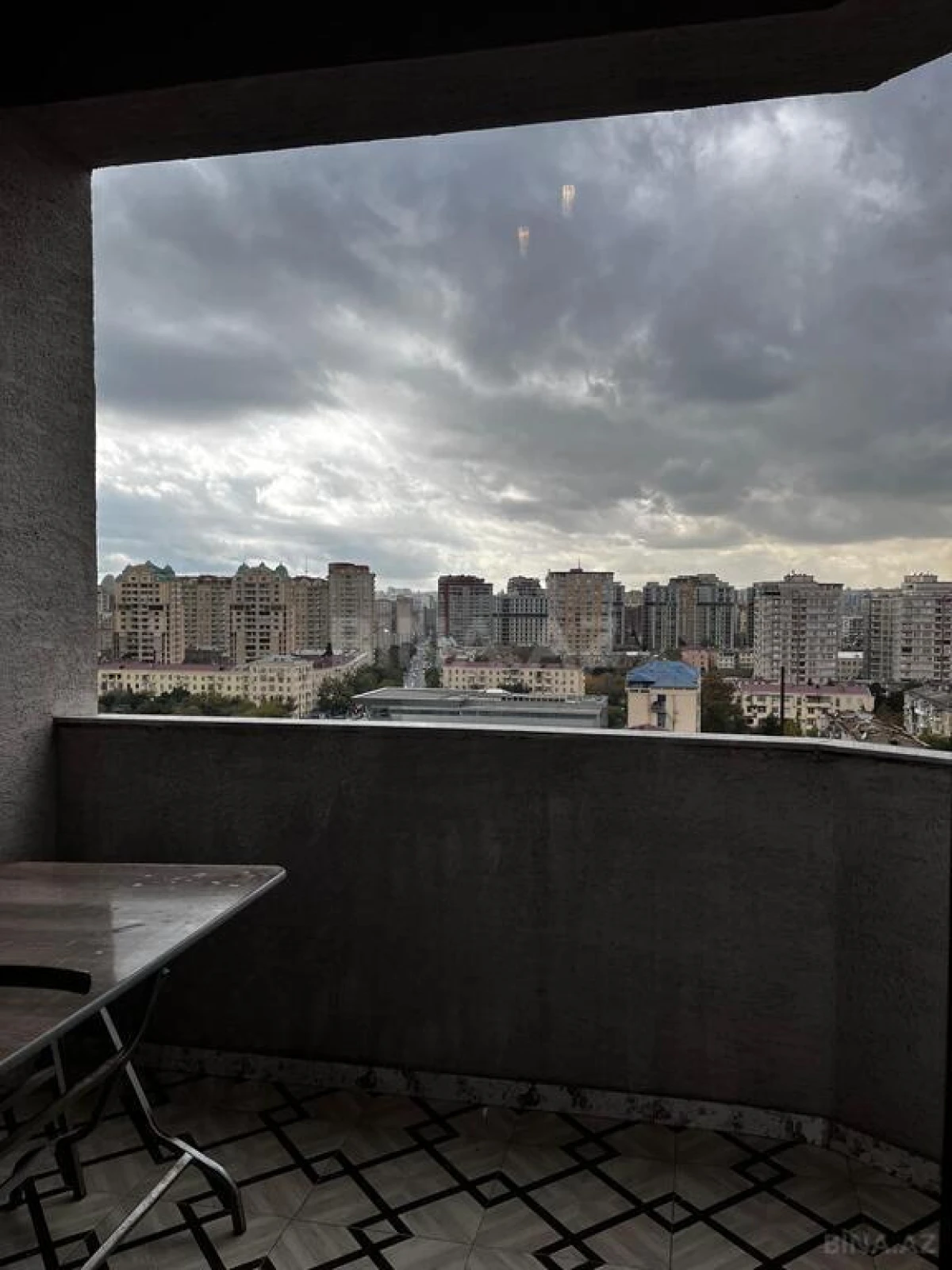 Kirayə verilir 2 otaqlı mənzil 85 m²