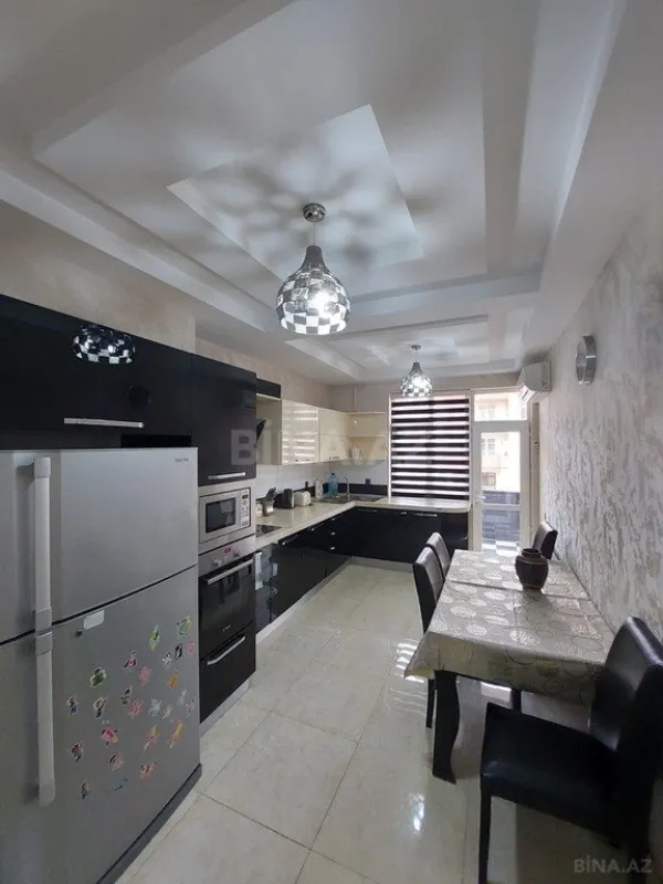 Satılır 3 otaqlı mənzil 150 m²