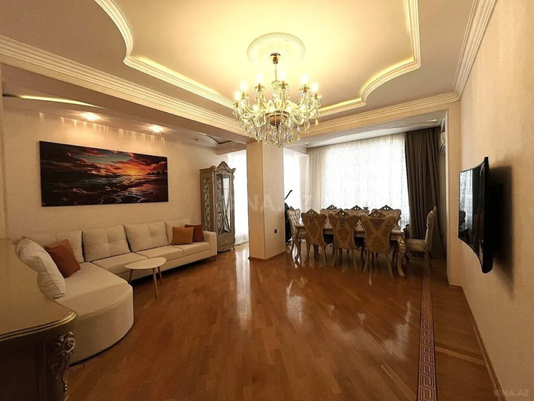 Satılır 4 otaqlı mənzil 164 m²