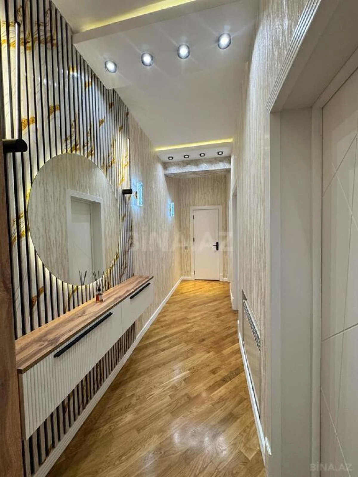 Satılır 2 otaqlı mənzil 88 m²