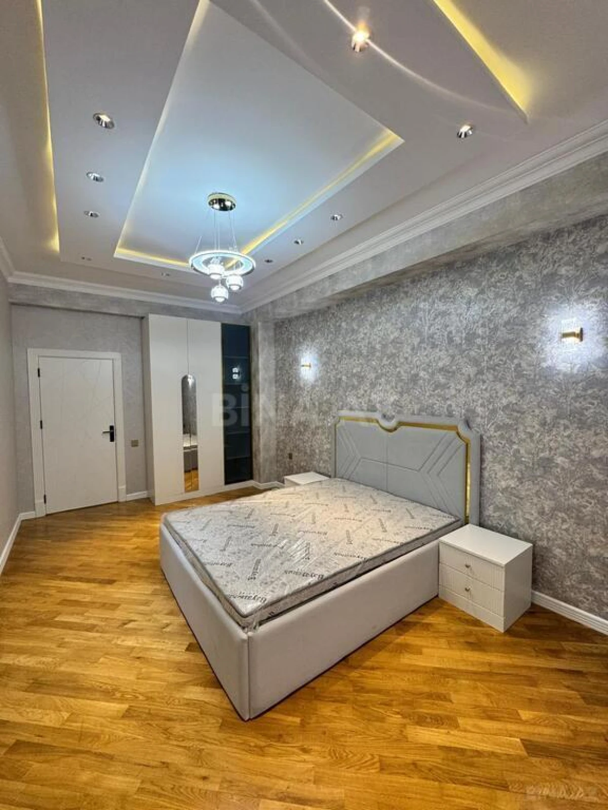 Satılır 2 otaqlı mənzil 88 m²