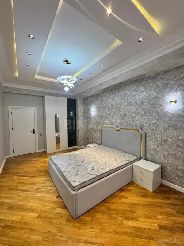 Satılır 2 otaqlı mənzil 88 m²