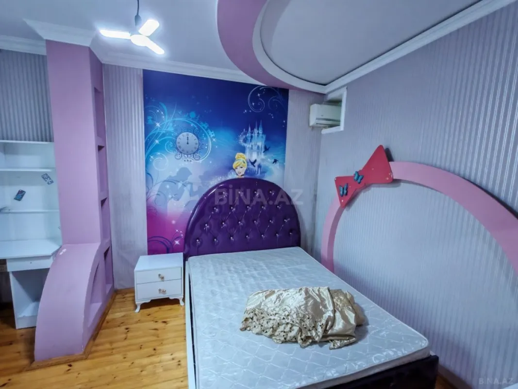 Satılır 5 otaqlı həyət evi 200 m²