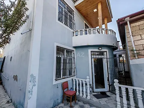 Satılır 5 otaqlı həyət evi 200 m²