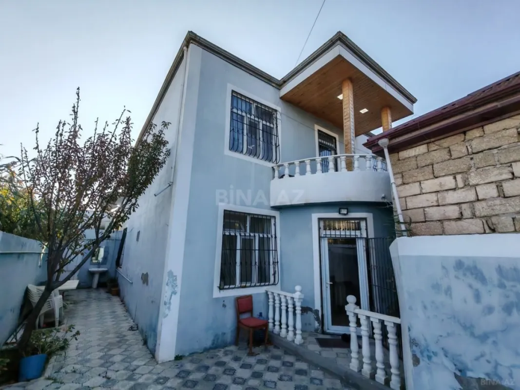 Satılır 5 otaqlı həyət evi 200 m²