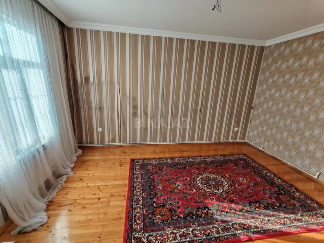 Satılır 5 otaqlı həyət evi 200 m²
