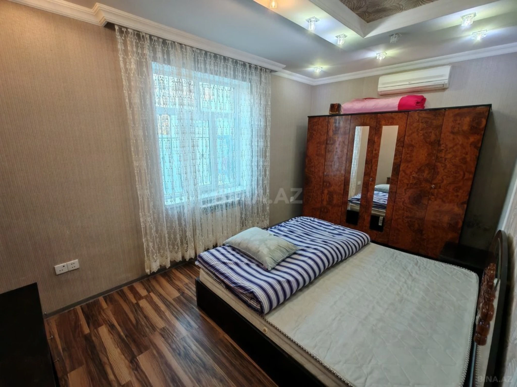Satılır 5 otaqlı həyət evi 200 m²