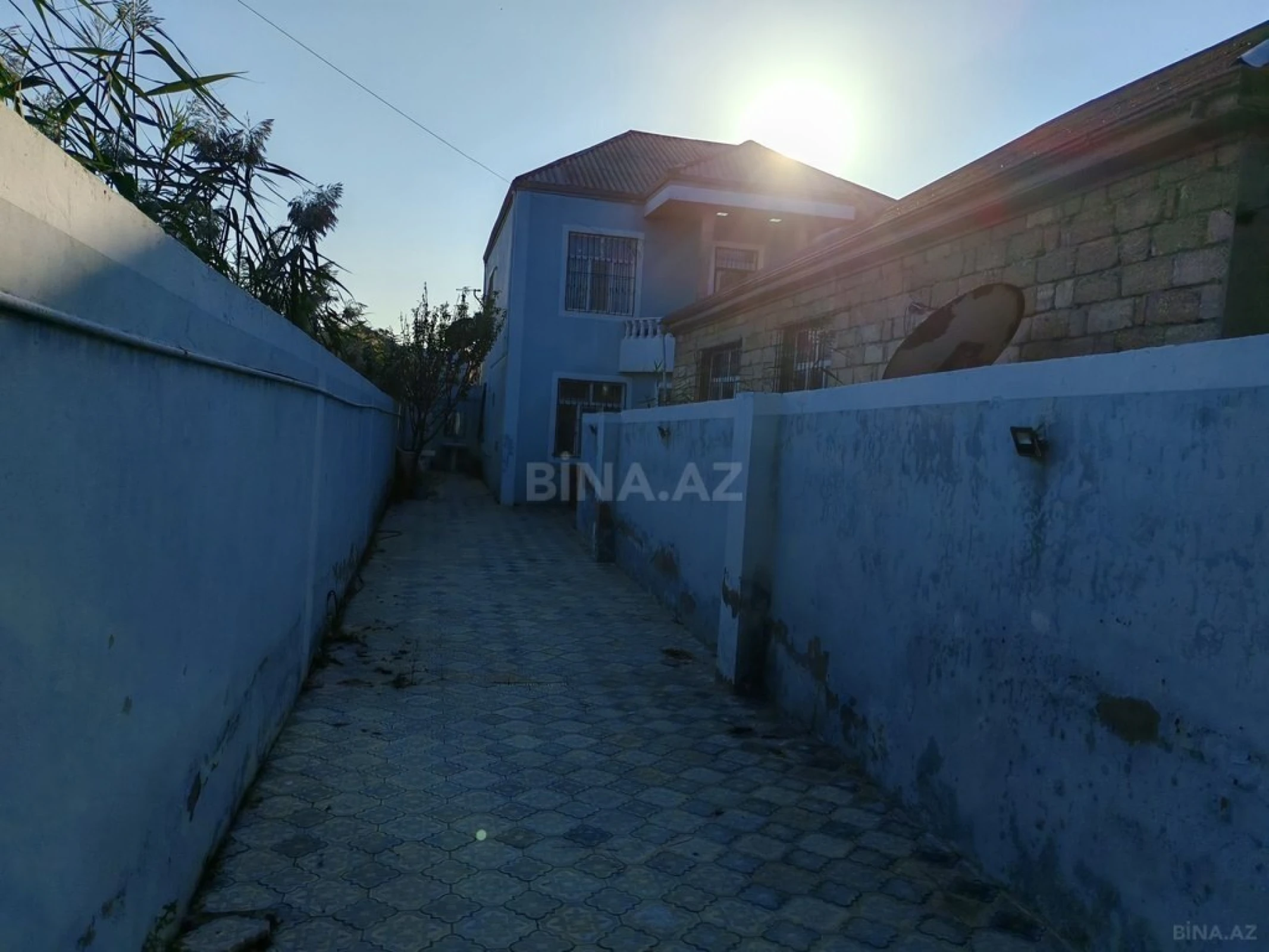 Satılır 5 otaqlı həyət evi 200 m²