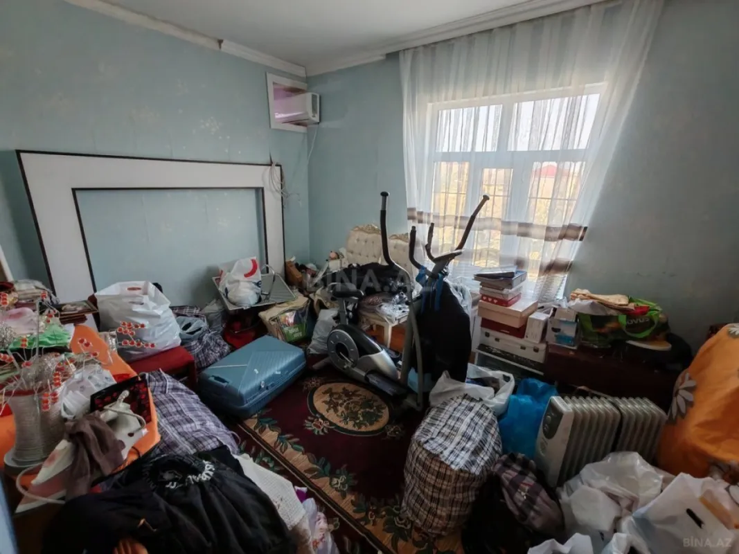 Satılır 5 otaqlı həyət evi 200 m²