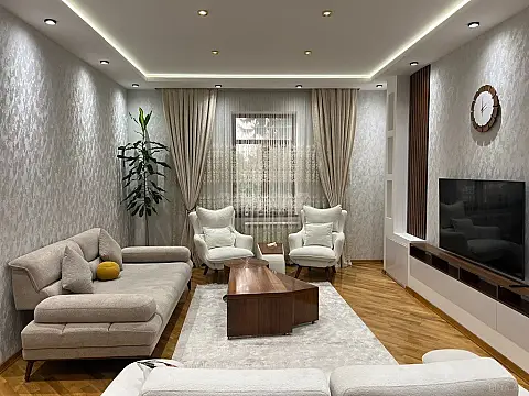 Satılır 9 otaqlı həyət evi 502 m²
