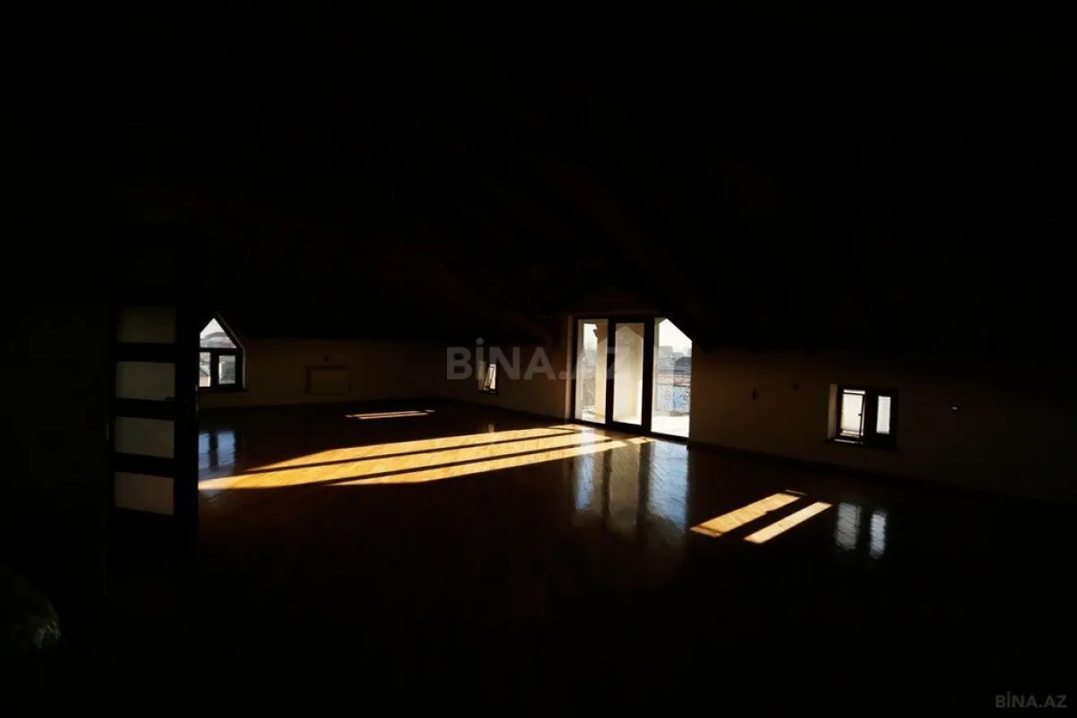 Satılır 9 otaqlı həyət evi 502 m²