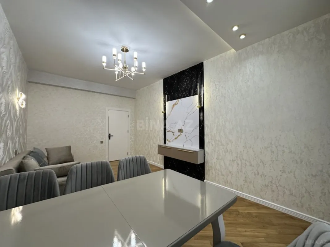 Satılır 2 otaqlı mənzil 88 m²