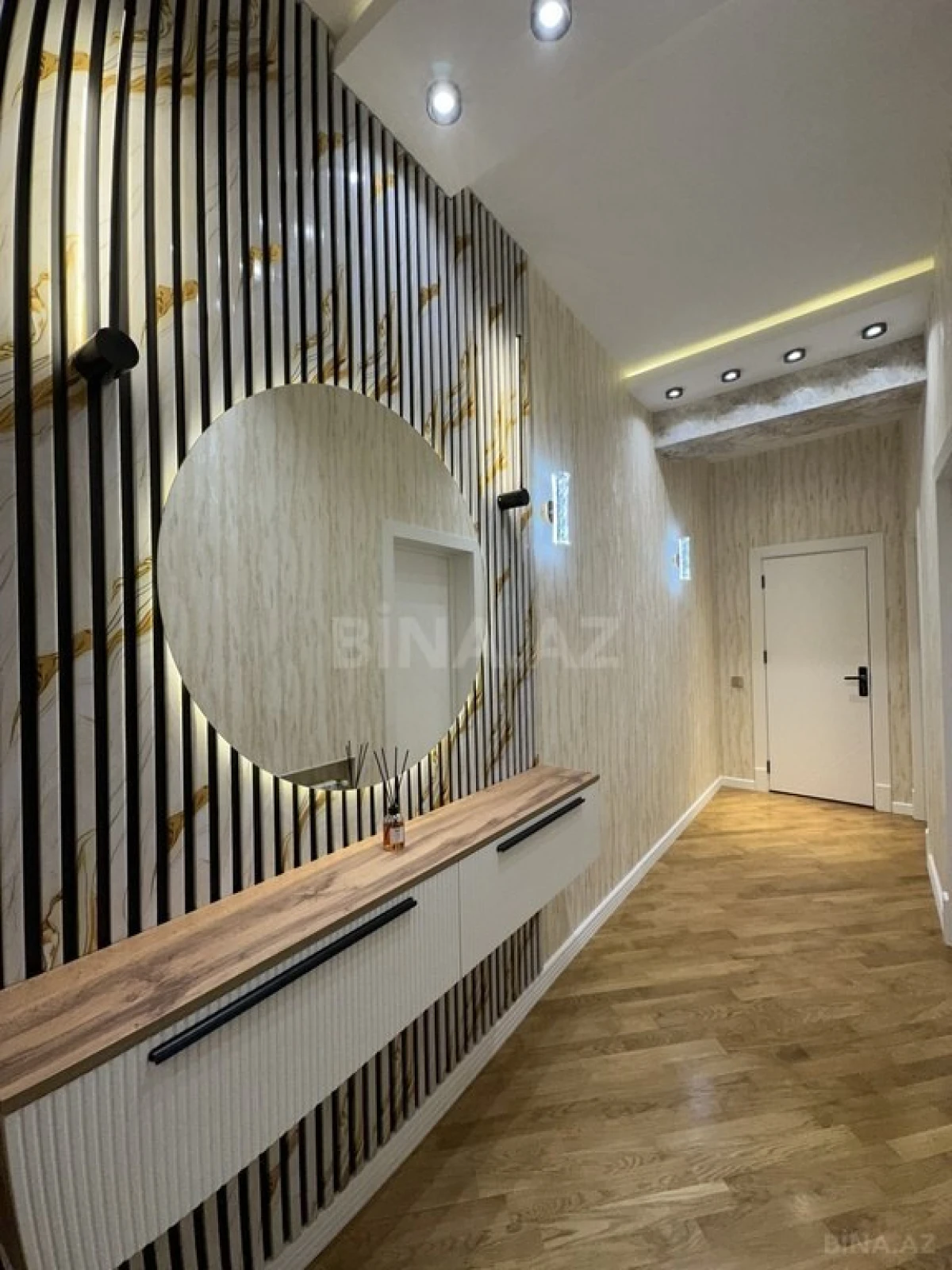 Satılır 2 otaqlı mənzil 88 m²