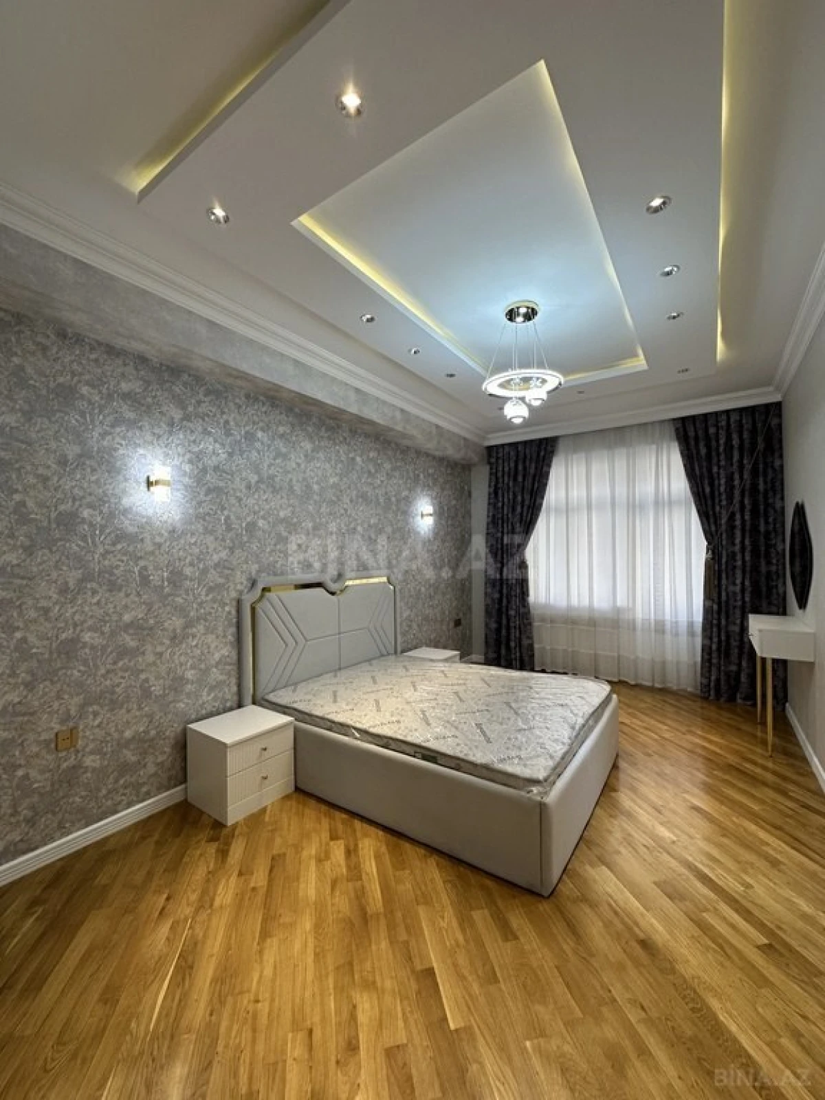 Satılır 2 otaqlı mənzil 88 m²