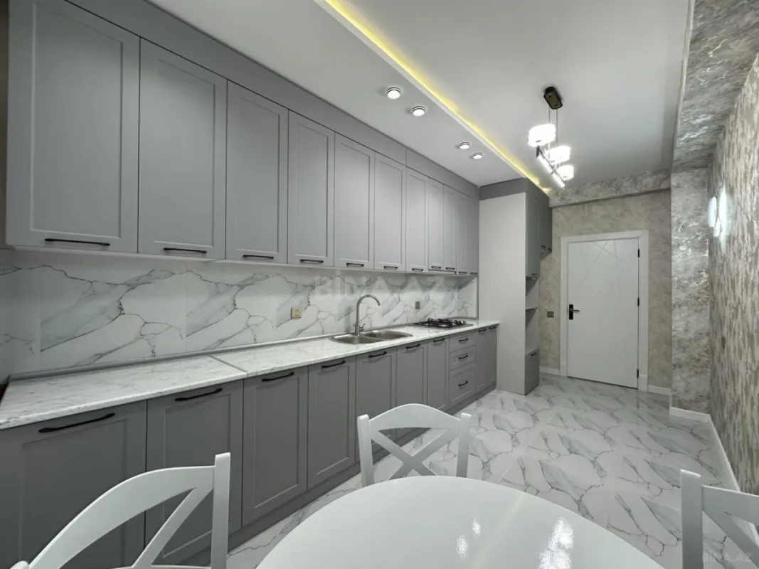 Satılır 2 otaqlı mənzil 88 m²